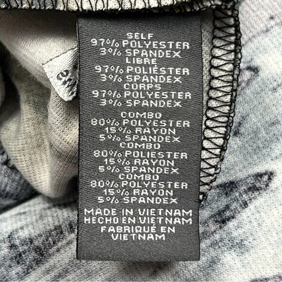 Vince Camuto Fit-n-Flare Reptile Print Mini Dress, Black, Size 4 - Picture 5 of 6